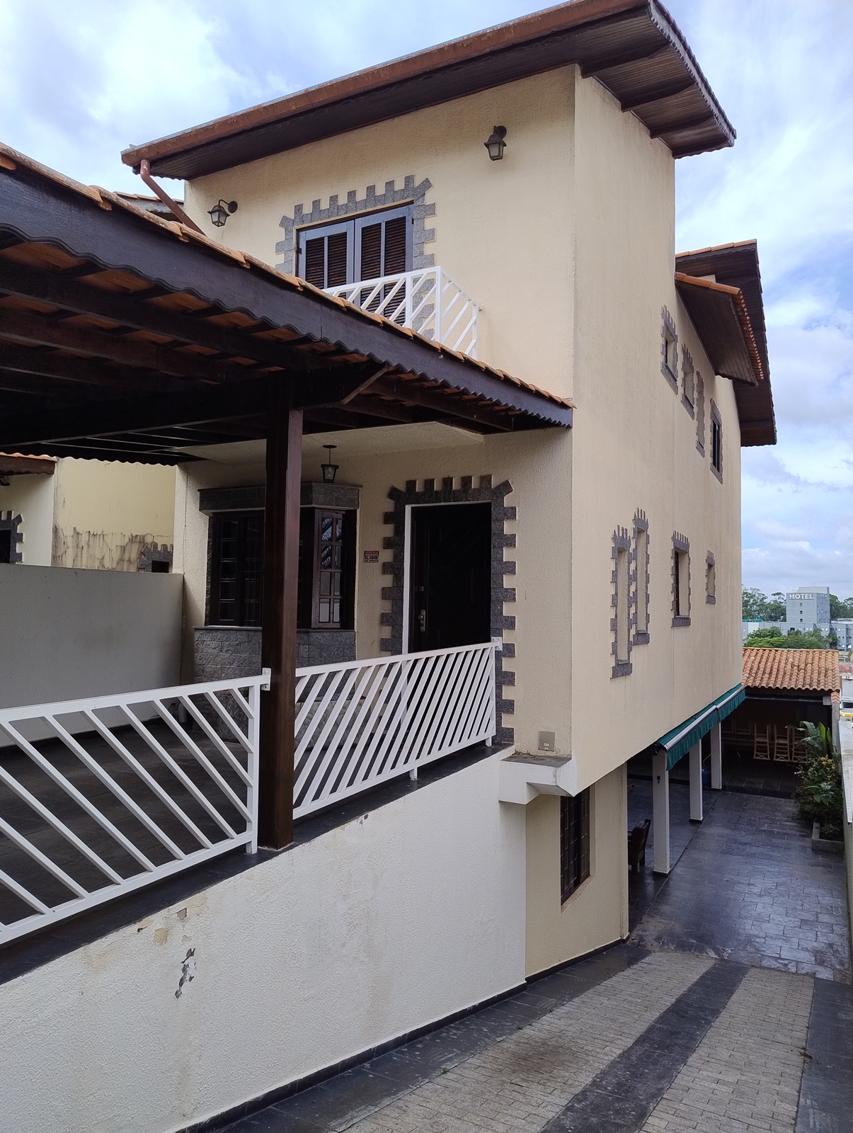 Sobrado com espaço e conforto - LOCAÇÃO - Jardim Planalto - Arujá/SP